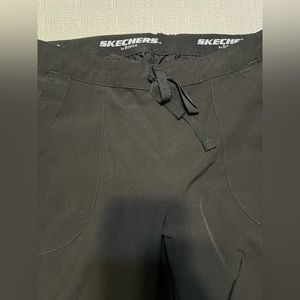 Skechers women’s scrub pants. Black, size medium.